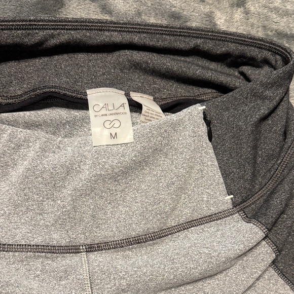 CALIA by Carrie Underwood Gray and Black 7/8 Leggings - Picture 3 of 8